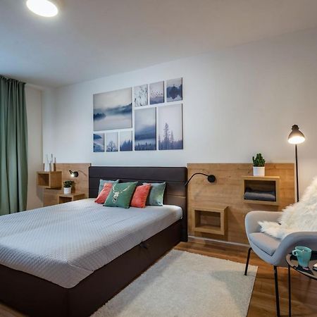 Flexihome Sk - Bellova - Brand New - Neftflix - Private Parking ลิฟตอฟสกีมิคูลาช ภายนอก รูปภาพ